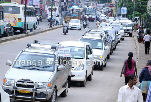 taxi stage protest against Ola Cabs